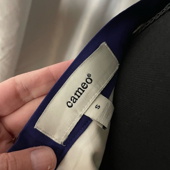 Cameo Blue and White Garment - Picture 6 of 12